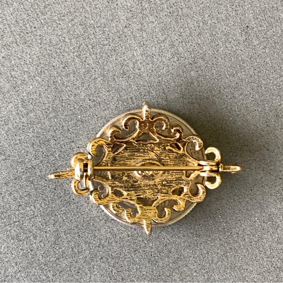 LC Liz Claiborne ? Vintage SIGNED Brown STONE Brooch PIN  SCROLL - Picture 5 of 6